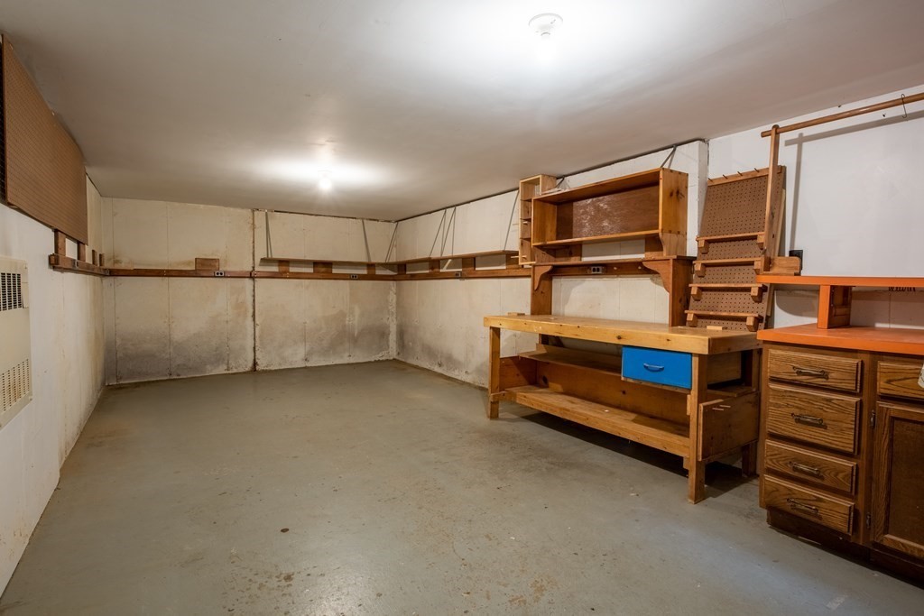 82 Aubinwood Road Amherst, MA 01002 - Photo 36 of 37