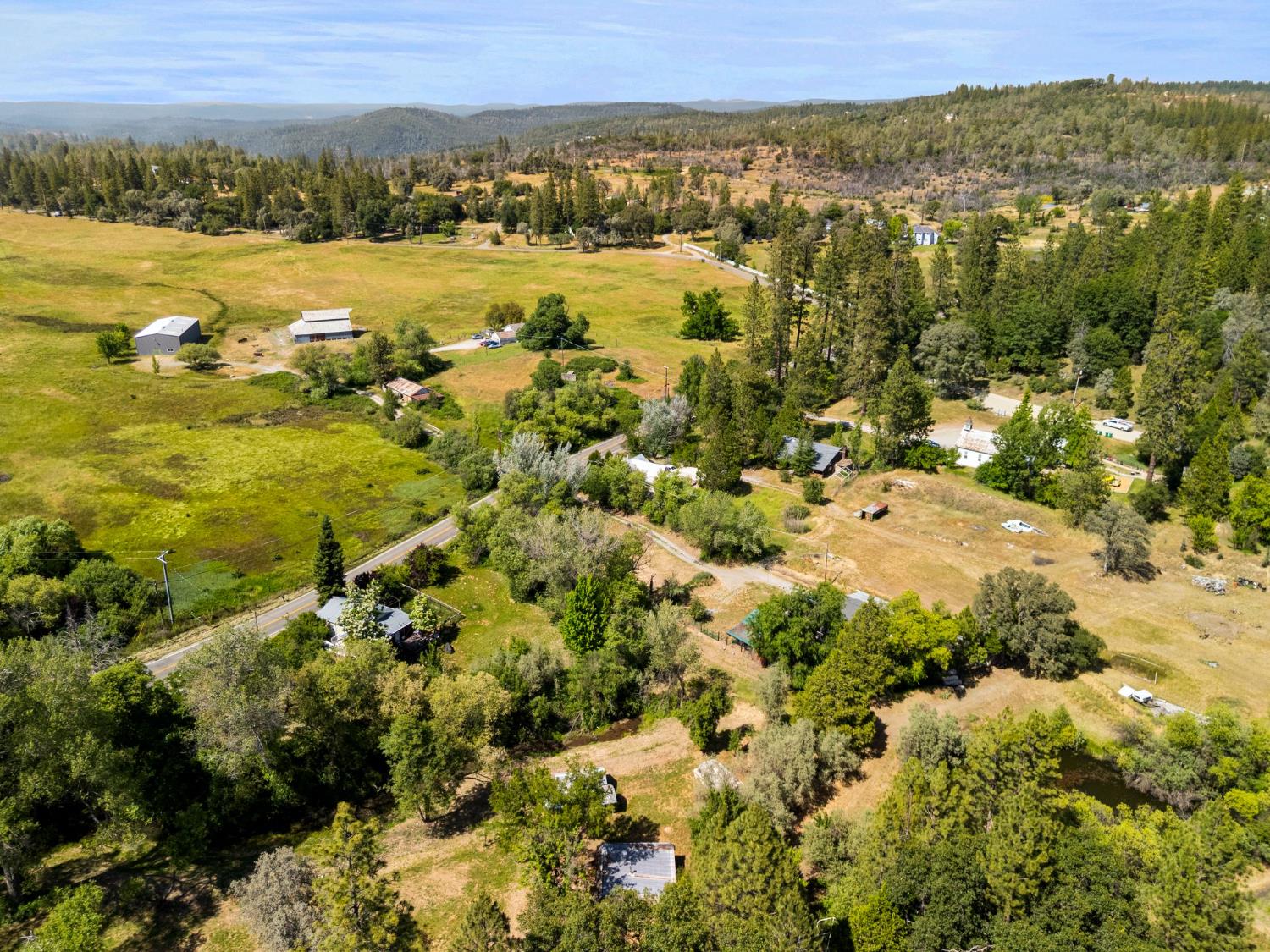 13433 Newtown Road Nevada City, CA 95959 - Photo 24 of 33 a view of lake and mountain