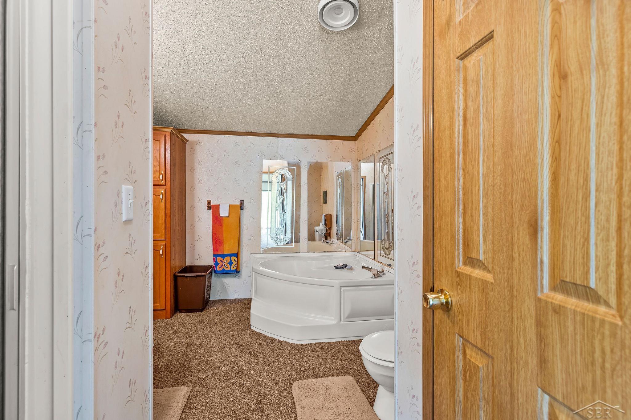 6178 Meredith Grade Road Harrison, MI 48625 - Photo 18 of 54 50218740-f3f94f9c-10e0-44c3-8962-15e03ba1dfca.JPG