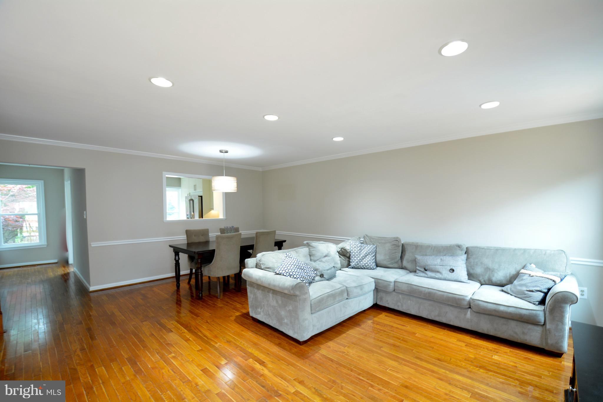 108 West Locust Street Occoquan, VA 22125 - Photo 19 of 30 Living Room