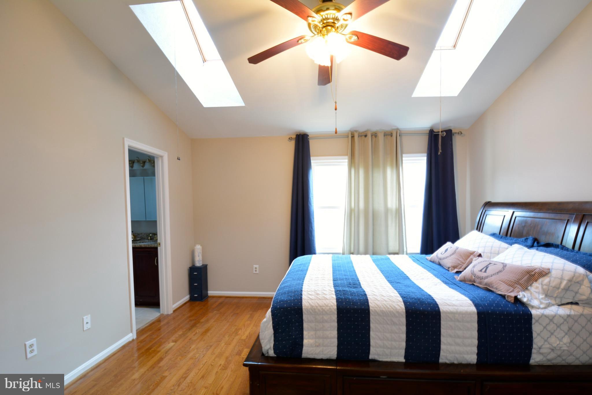 108 West Locust Street Occoquan, VA 22125 - Photo 22 of 30 Bedroom (Master)