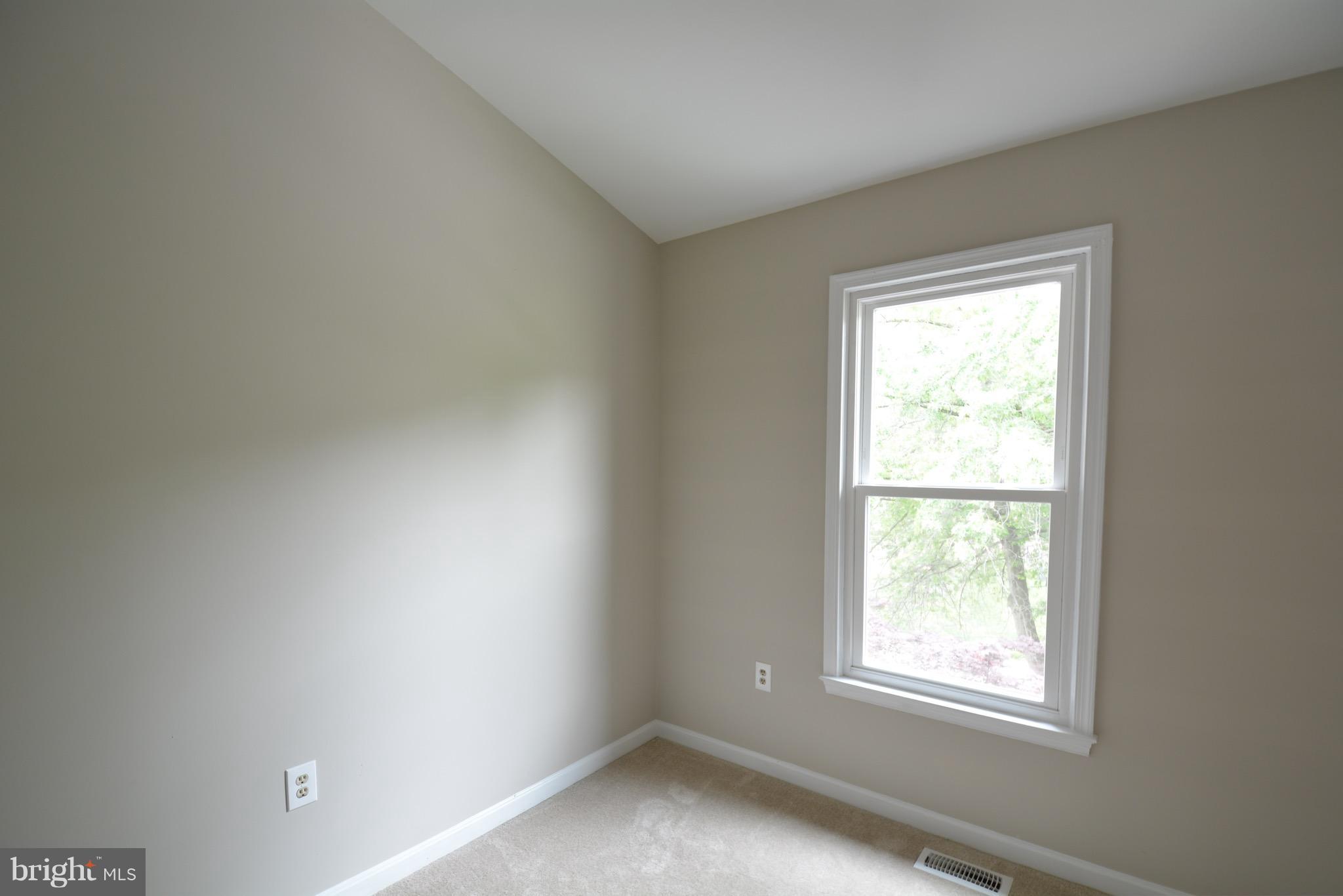 108 West Locust Street Occoquan, VA 22125 - Photo 28 of 30 Bedroom 3