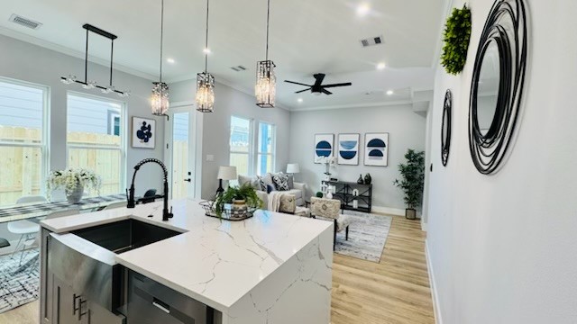 6840 Del Rio Street Houston, TX 77021 - Photo 46 of 49 a view of kitchen and living room