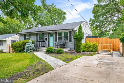 $3,700 | 4610 Coachway Drive, Rockville, MD 20852
