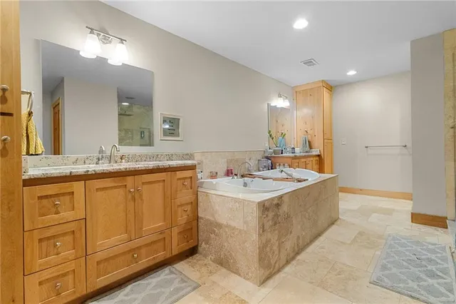 $790,000 | 95 M Street, Lake Lotawana, MO 64086