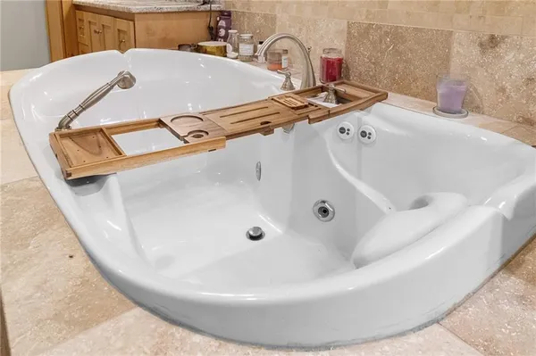 $825,000 | 95 M Street, Lake Lotawana, MO 64086