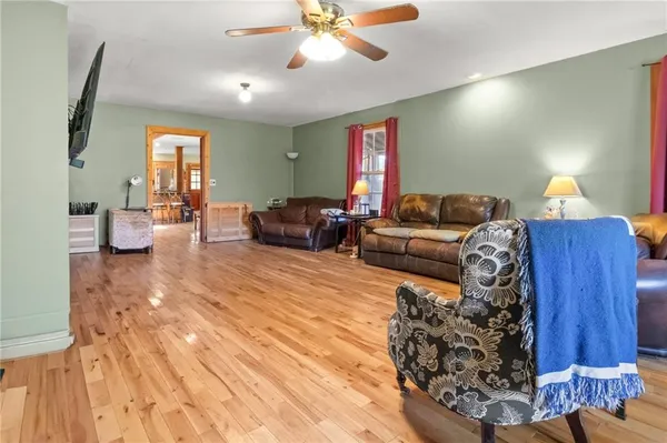 $825,000 | 95 M Street, Lake Lotawana, MO 64086