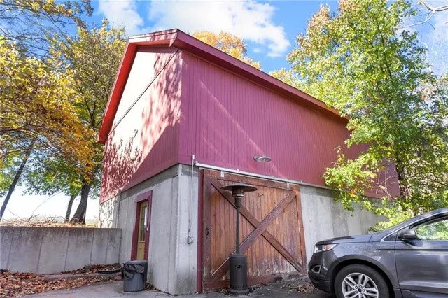 $790,000 | 95 M Street, Lake Lotawana, MO 64086