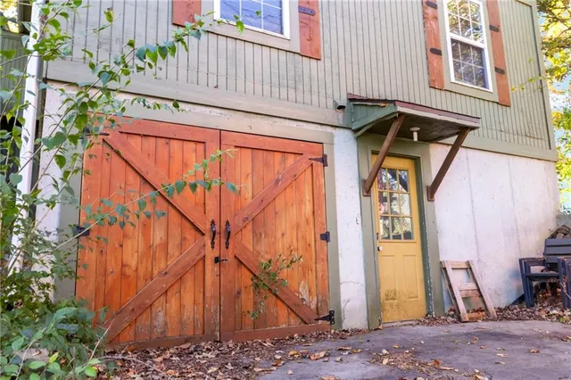 $790,000 | 95 M Street, Lake Lotawana, MO 64086