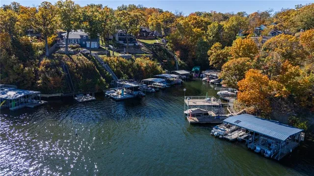 $790,000 | 95 M Street, Lake Lotawana, MO 64086