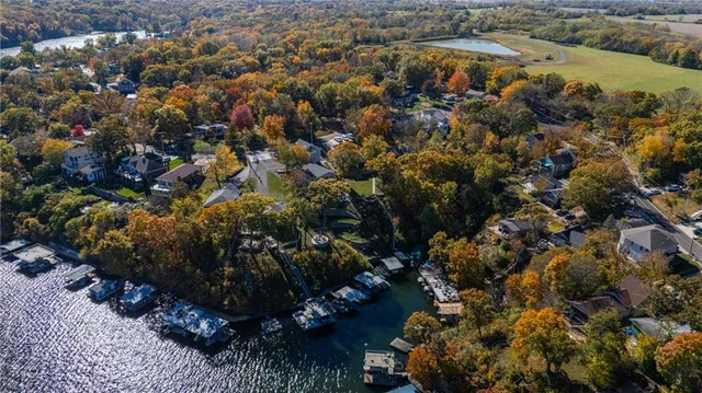 $790,000 | 95 M Street, Lake Lotawana, MO 64086