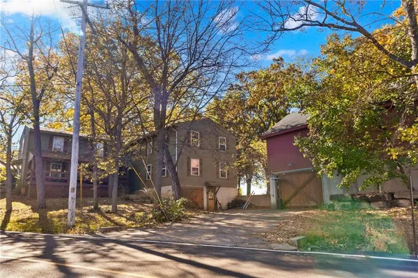 $825,000 | 95 M Street, Lake Lotawana, MO 64086