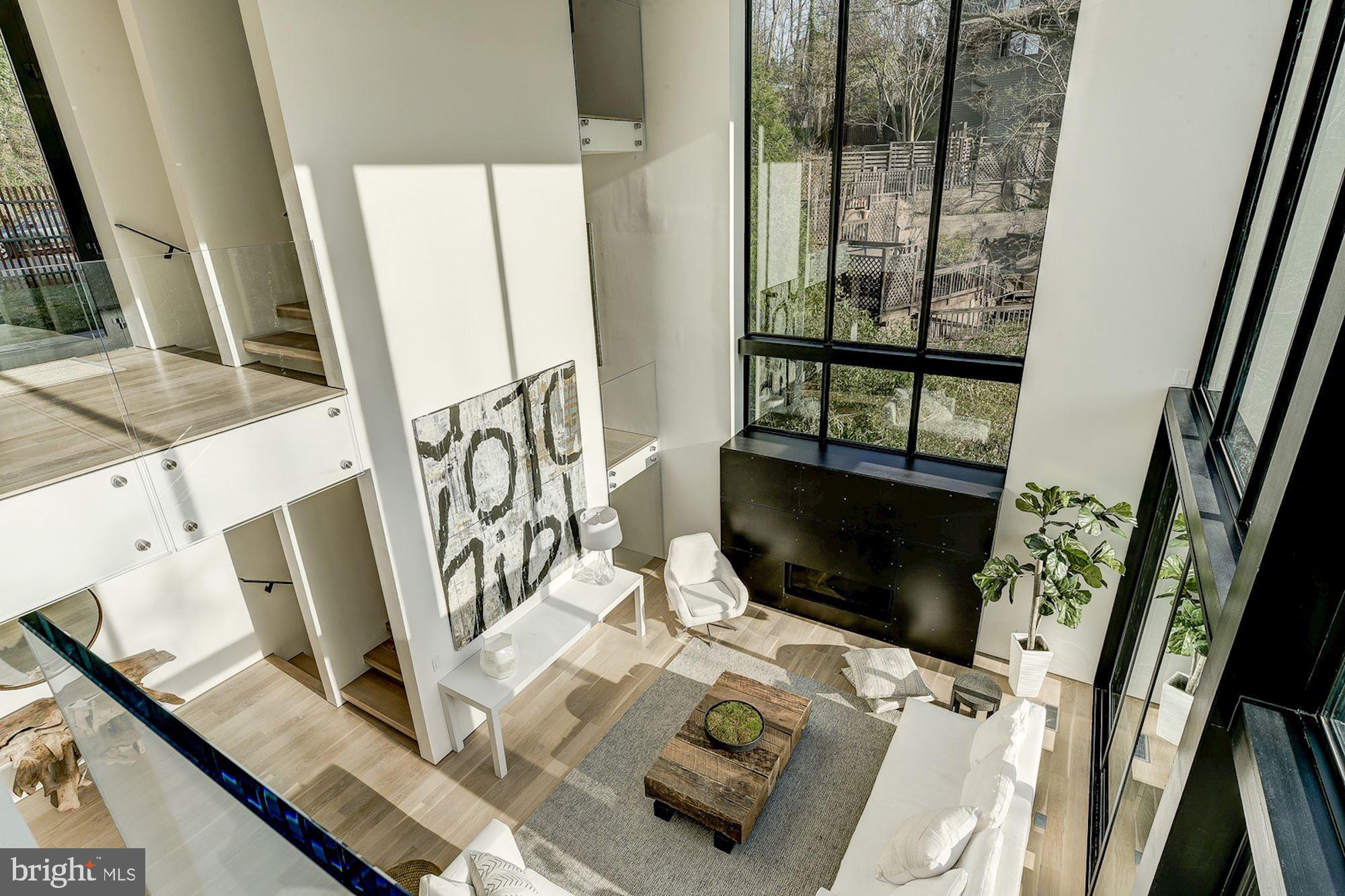 5202 Wyoming Road Bethesda, MD 20816 - Photo 2 of 40 Living Room