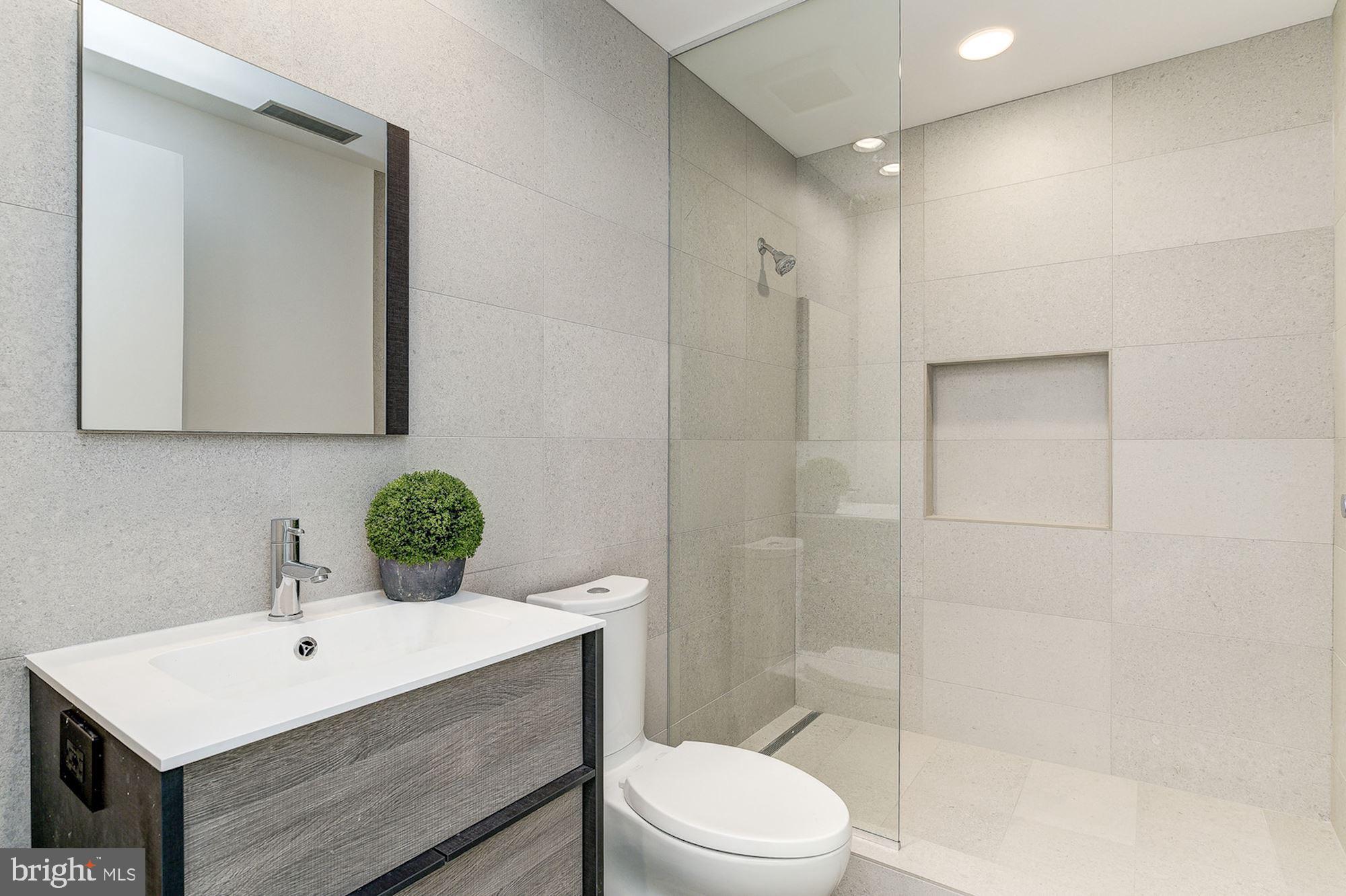 5202 Wyoming Road Bethesda, MD 20816 - Photo 36 of 40 Lower Level Full Bathroom