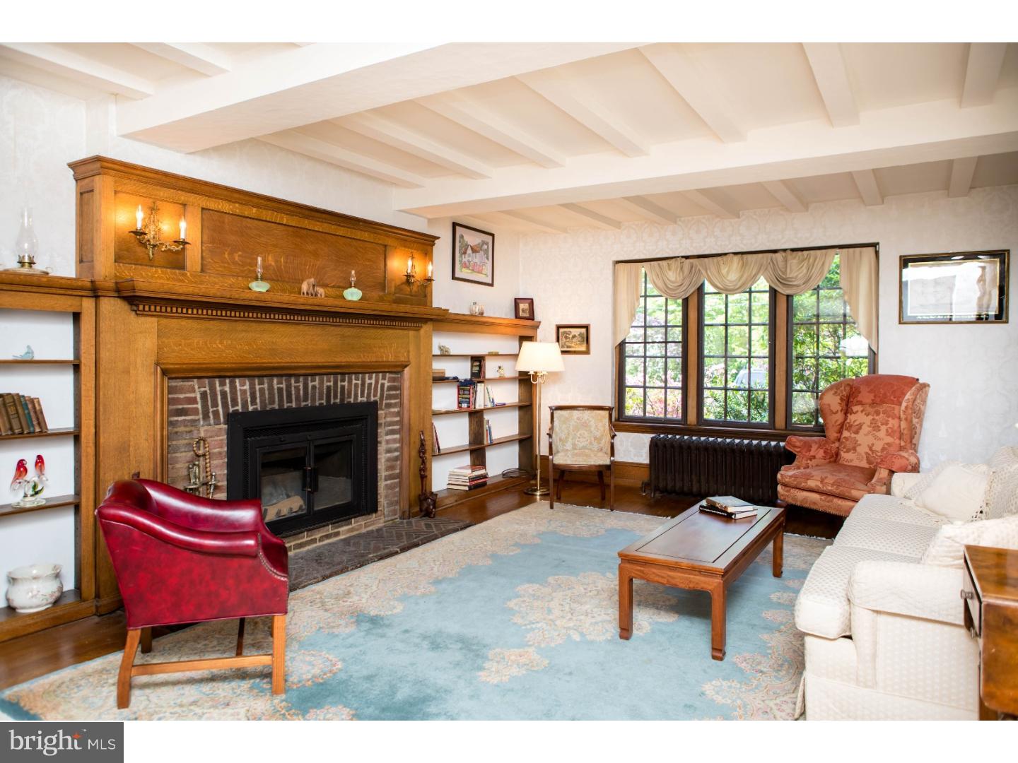 400 St Davids Road Wayne, PA 19087 - Photo 7 of 25 Living Room