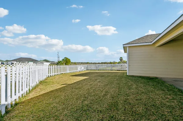 $225,000 | 5049 Hauna Lane, Dickinson, TX 77539