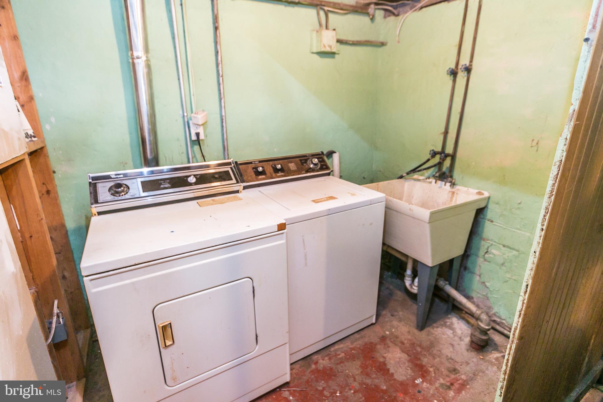 321 East 29th Street Baltimore, MD 21218 - Photo 30 of 34 Lower level laundry