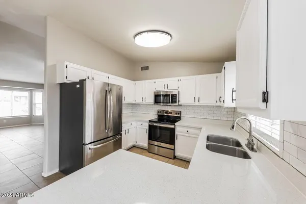 $1,940 | 6409 West Pima Street, Phoenix, AZ 85043