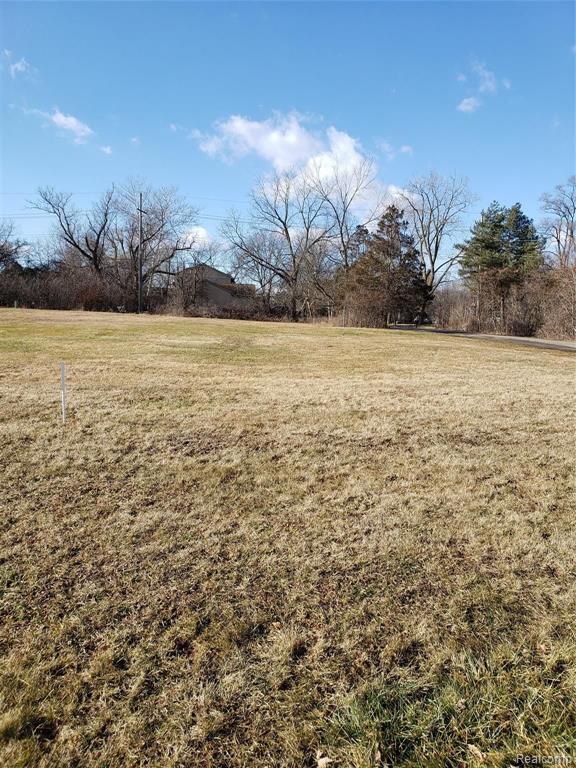 20893 Gill Road Farmington Hills, MI 48335 - Photo 1 of 7