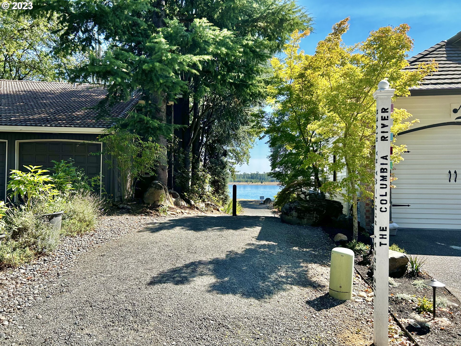 14029 Southeast 35th Loop Vancouver, WA 98683 - Photo 39 of 48 a view of a backyard with plants and a patio