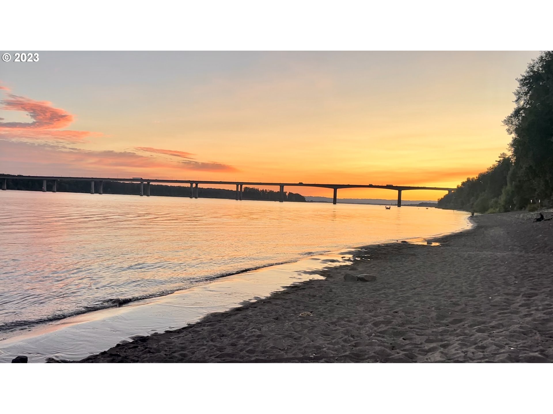 14029 Southeast 35th Loop Vancouver, WA 98683 - Photo 47 of 48 a view of an ocean and city