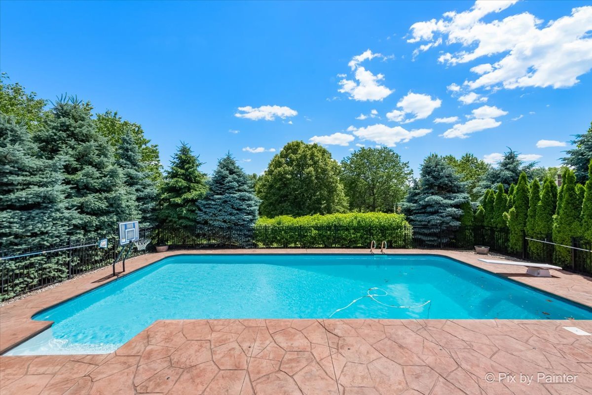 1303 Mink Trail Cary, IL 60013 - Photo 54 of 62 Gallery Image 54