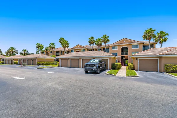 $1,950 | 3759 Northwest Mediterranean Lane, Unit 2209, Jensen Beach, FL 34957