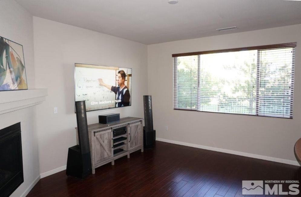 7102 Discovery Lane Reno, NV 89506 - Photo 4 of 17 Photo 4