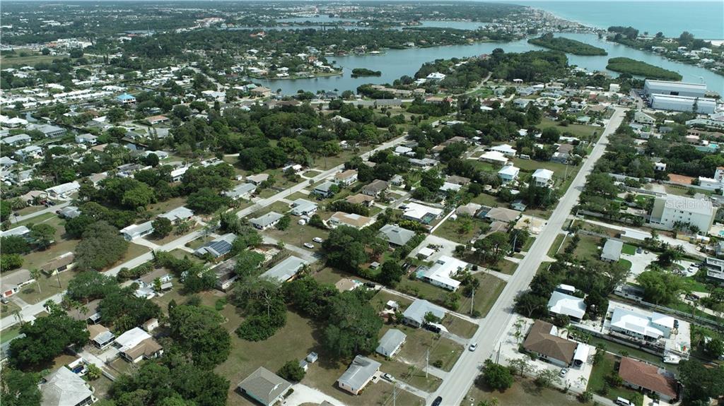 309 Shore T Road Nokomis, FL 34275 - Photo 33 of 42 a view of a city