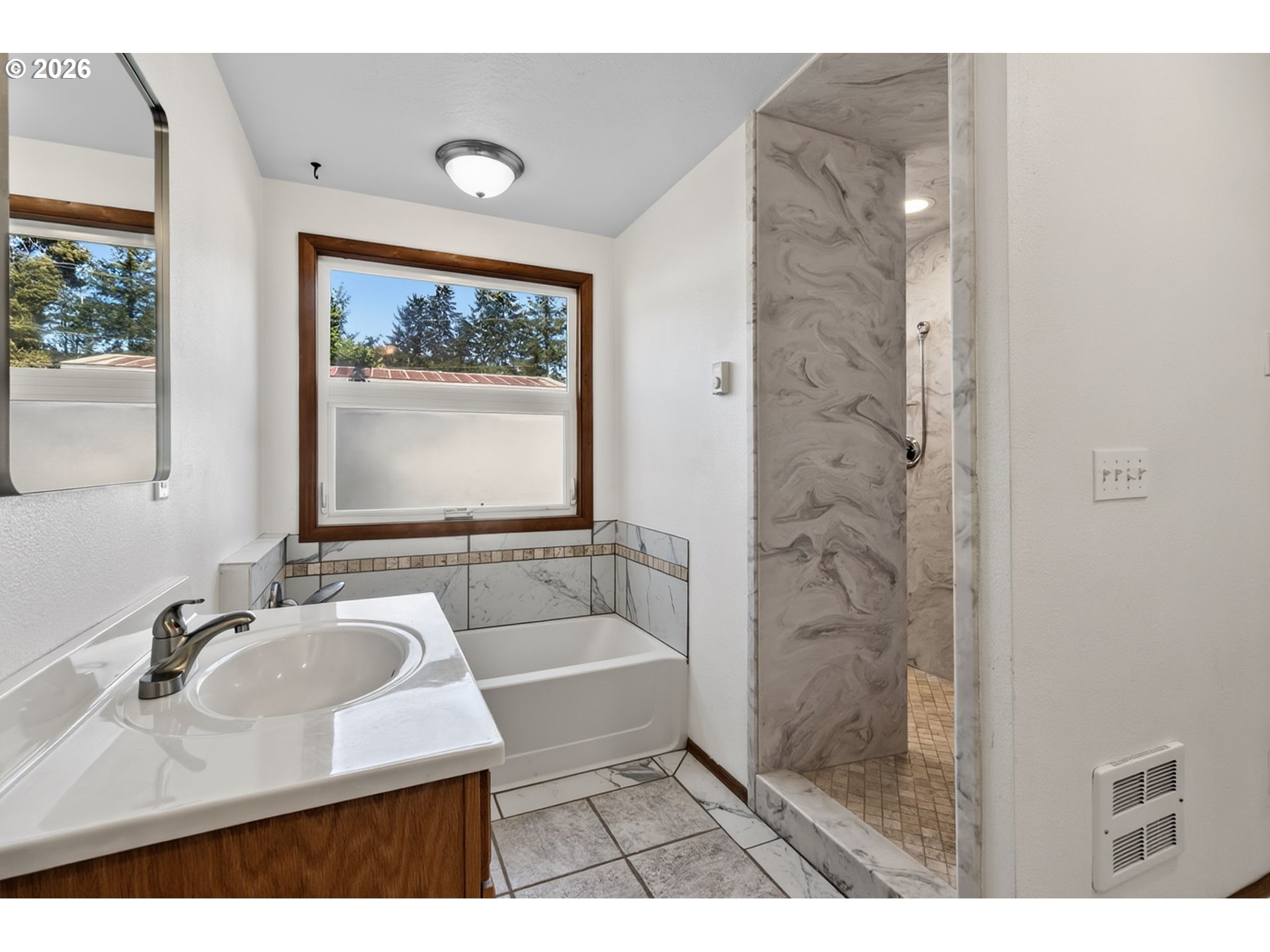 37071 Wallace Creek Road Springfield, OR 97478 - Photo 12 of 46 Bathroom, Attached