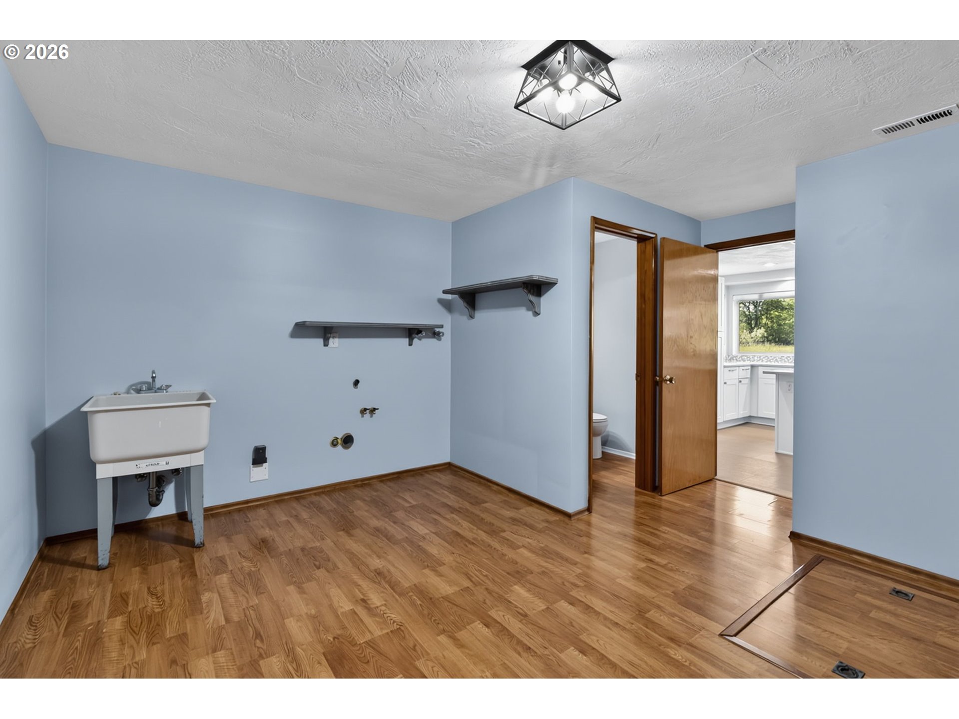 37071 Wallace Creek Road Springfield, OR 97478 - Photo 19 of 46 Laundry