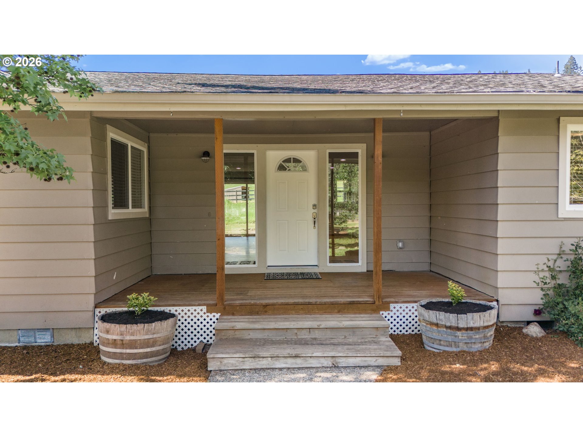 37071 Wallace Creek Road Springfield, OR 97478 - Photo 2 of 46 Covered Porch