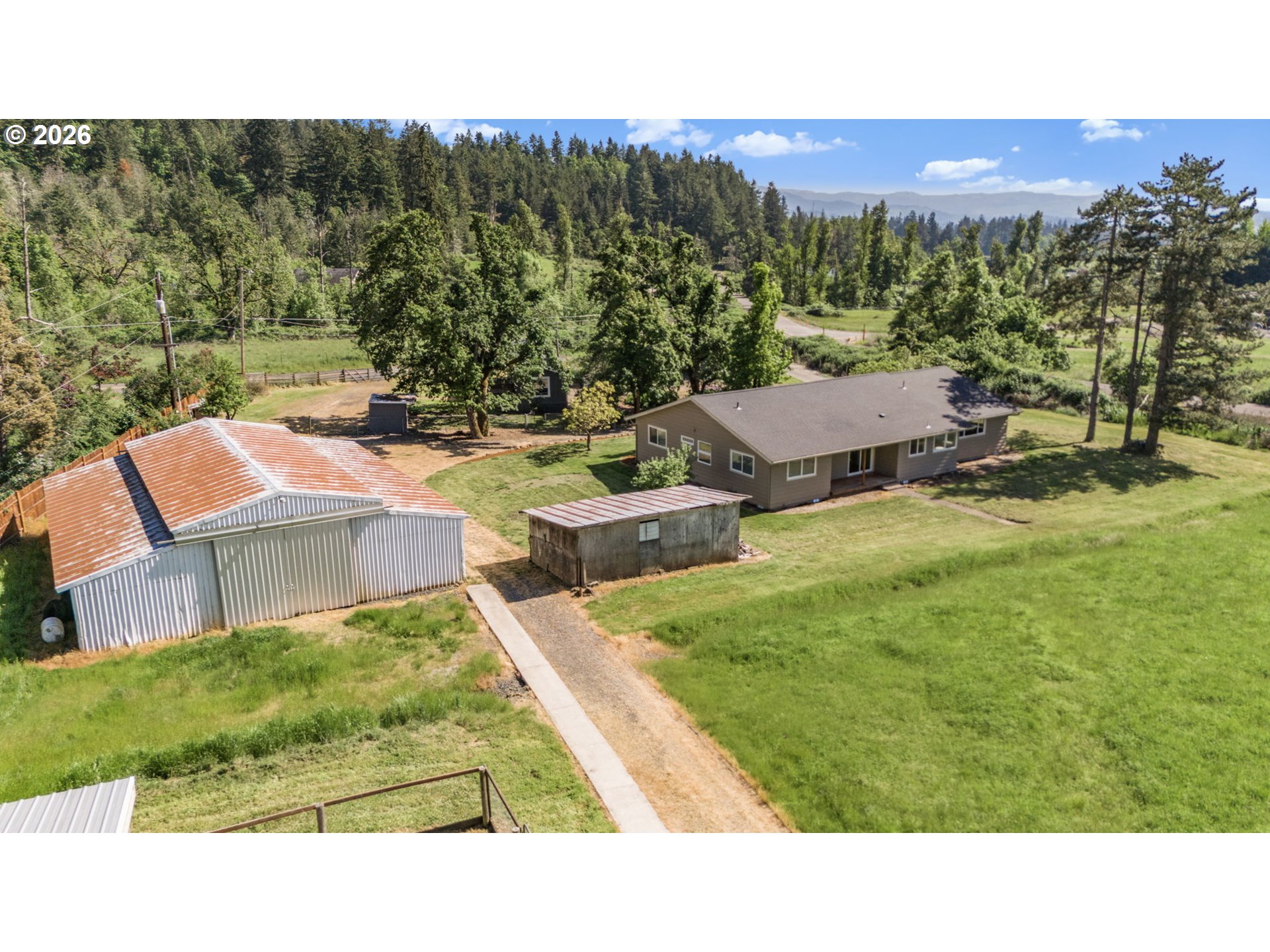 37071 Wallace Creek Road Springfield, OR 97478 - Photo 22 of 46 Barn