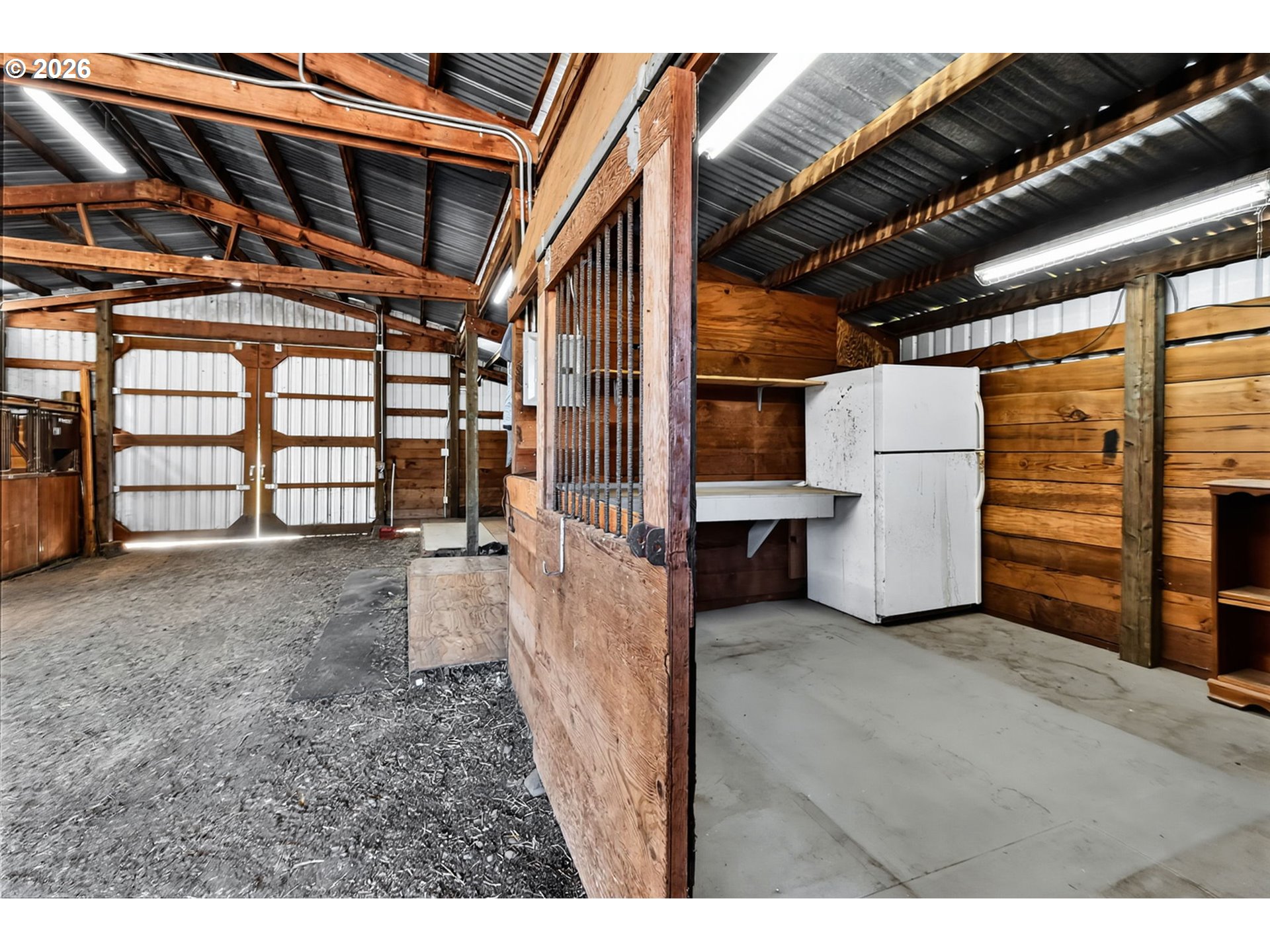 37071 Wallace Creek Road Springfield, OR 97478 - Photo 26 of 46 Barn