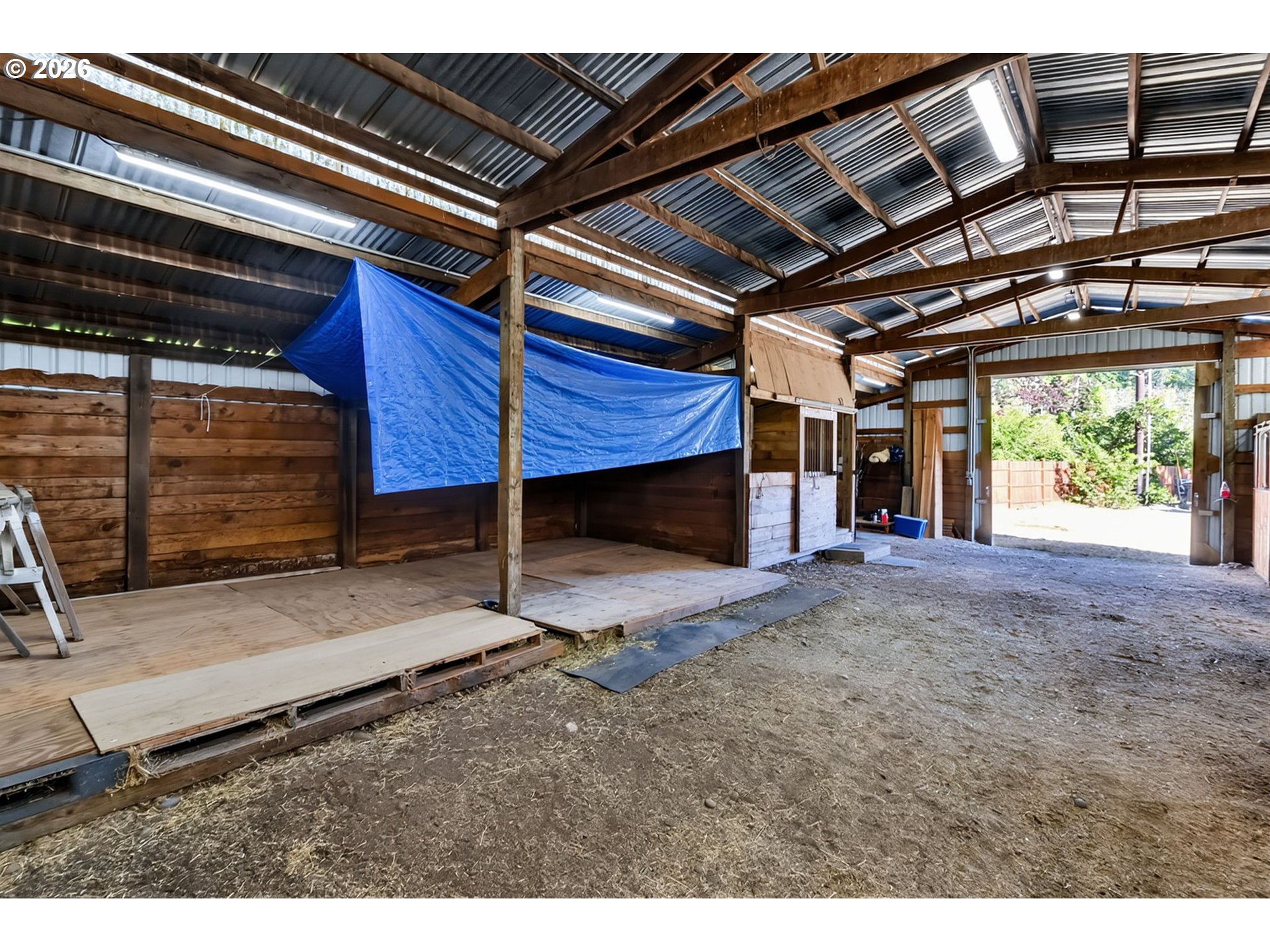 37071 Wallace Creek Road Springfield, OR 97478 - Photo 27 of 46 Barn
