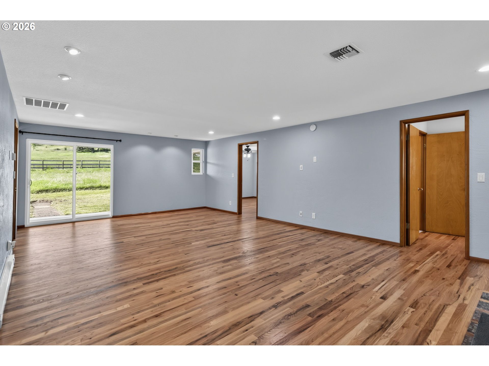 37071 Wallace Creek Road Springfield, OR 97478 - Photo 3 of 46 Living Room/Dining Room