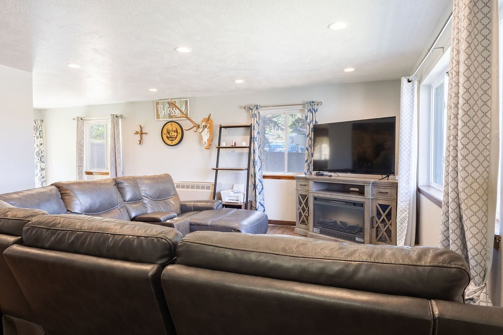 131 Carbonado Road Joliet, MT 59041 - Photo 7 of 50 Gallery Image 7