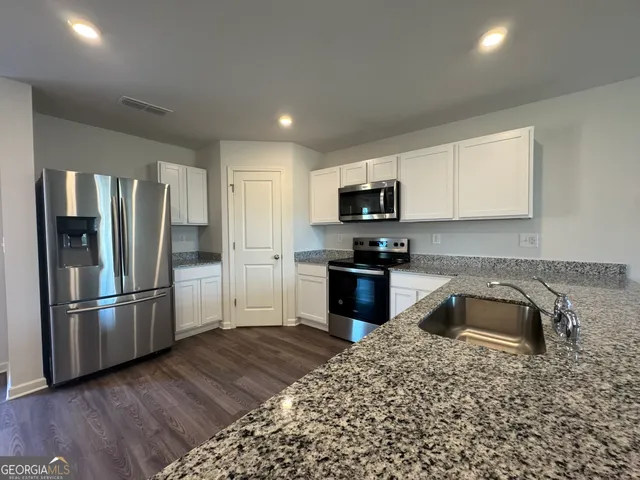 $2,100 | 528 Pemberton Street, Kingston, GA 30145