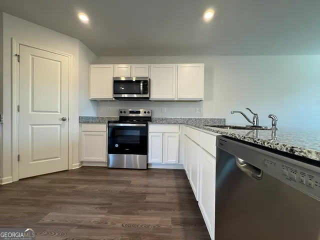 $2,100 | 528 Pemberton Street, Kingston, GA 30145