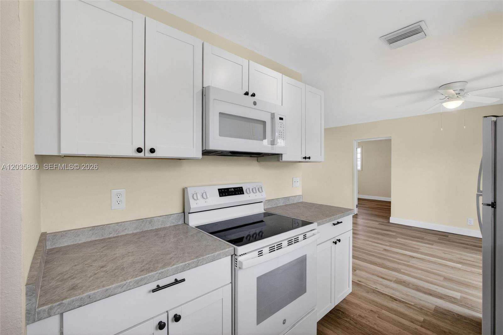 560 West 34th Street Riviera Beach, FL 33404 - Photo 11 of 54