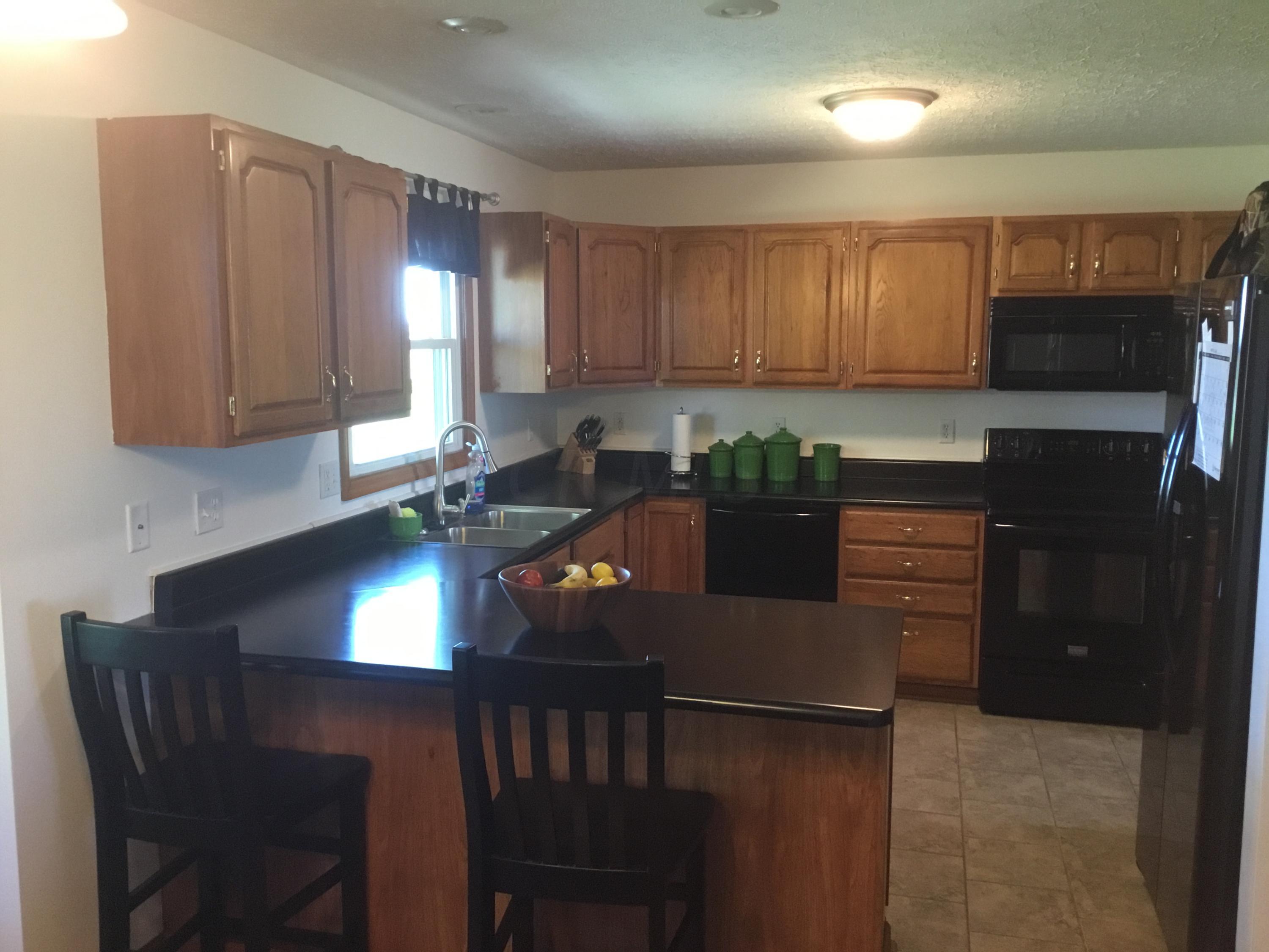 11341 Peters Road Southwest Stoutsville, OH 43154 - Photo 5 of 24 Gallery Image 5