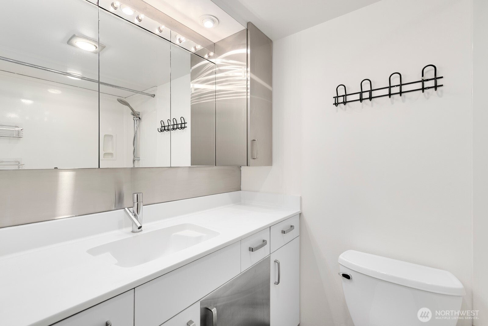 2201 3rd Avenue, Unit 2106 Seattle, WA 98121 - Photo 21 of 29