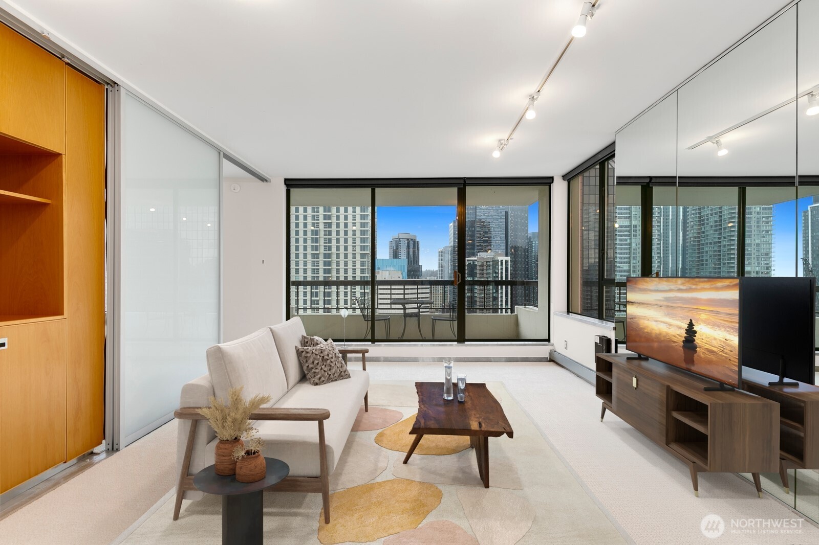 2201 3rd Avenue, Unit 2106 Seattle, WA 98121 - Photo 3 of 29