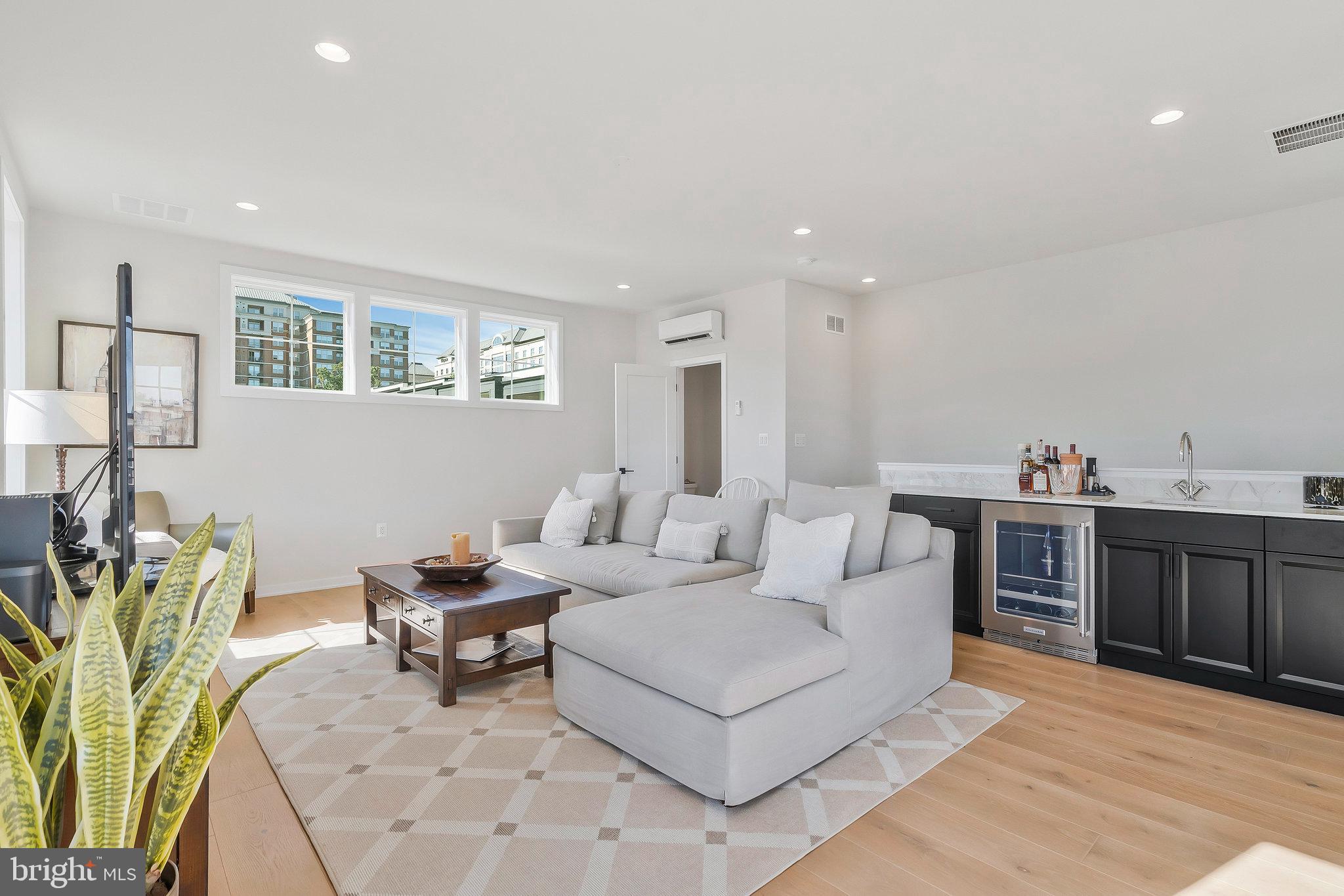 1968 Roland Clarke Place Reston, VA 20191 - Photo 31 of 36 Large entertaining area