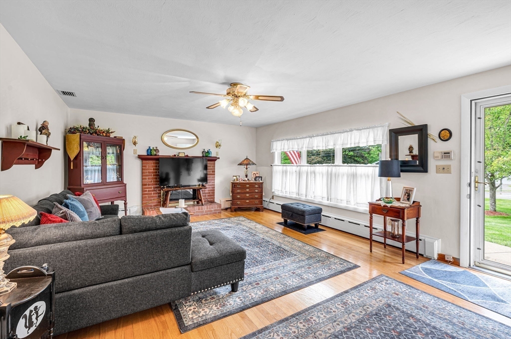 296 Pease Road East Longmeadow, MA 01028 - Photo 7 of 42