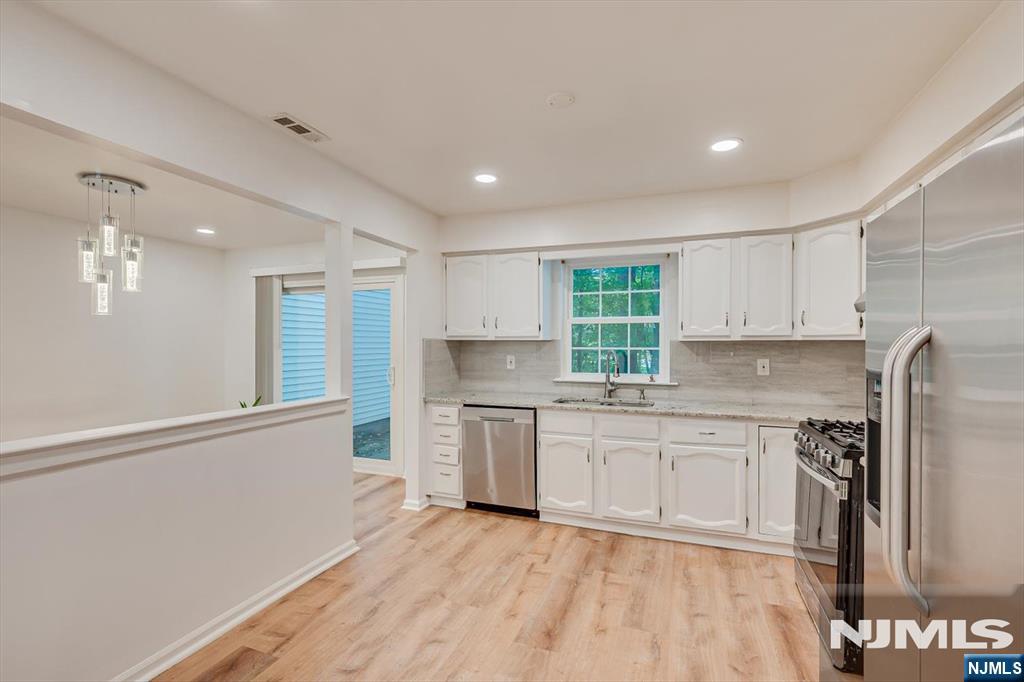 3302 Stonehedge Road, Unit 3302 Edison, NJ 08820 - Photo 18 of 38 Gallery Image 18