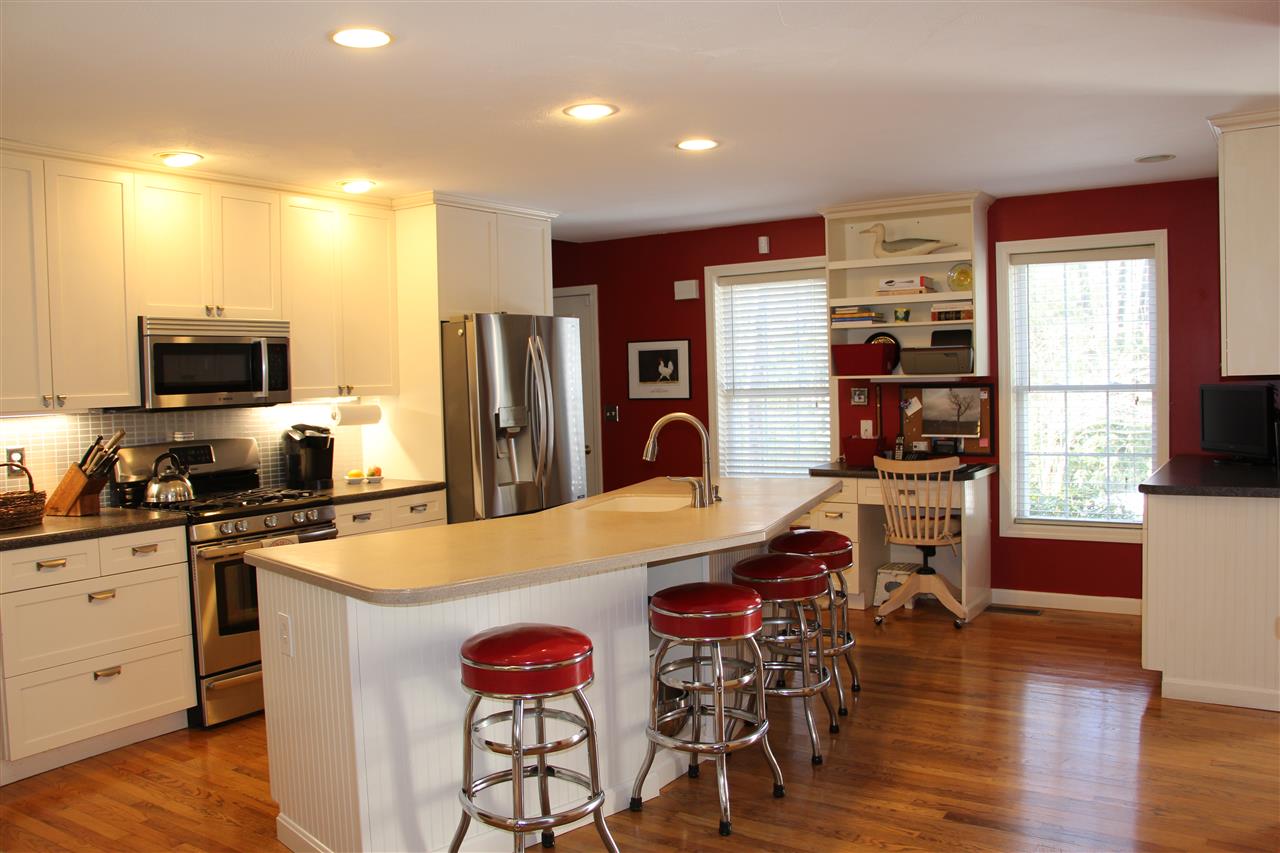 80 Mooar Hill Road Hollis, NH 03049 - Photo 3 of 28