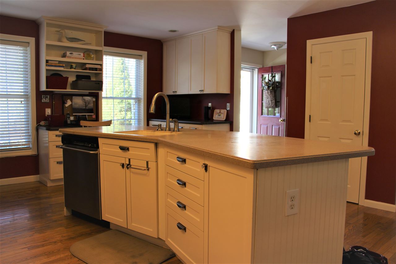 80 Mooar Hill Road Hollis, NH 03049 - Photo 4 of 28