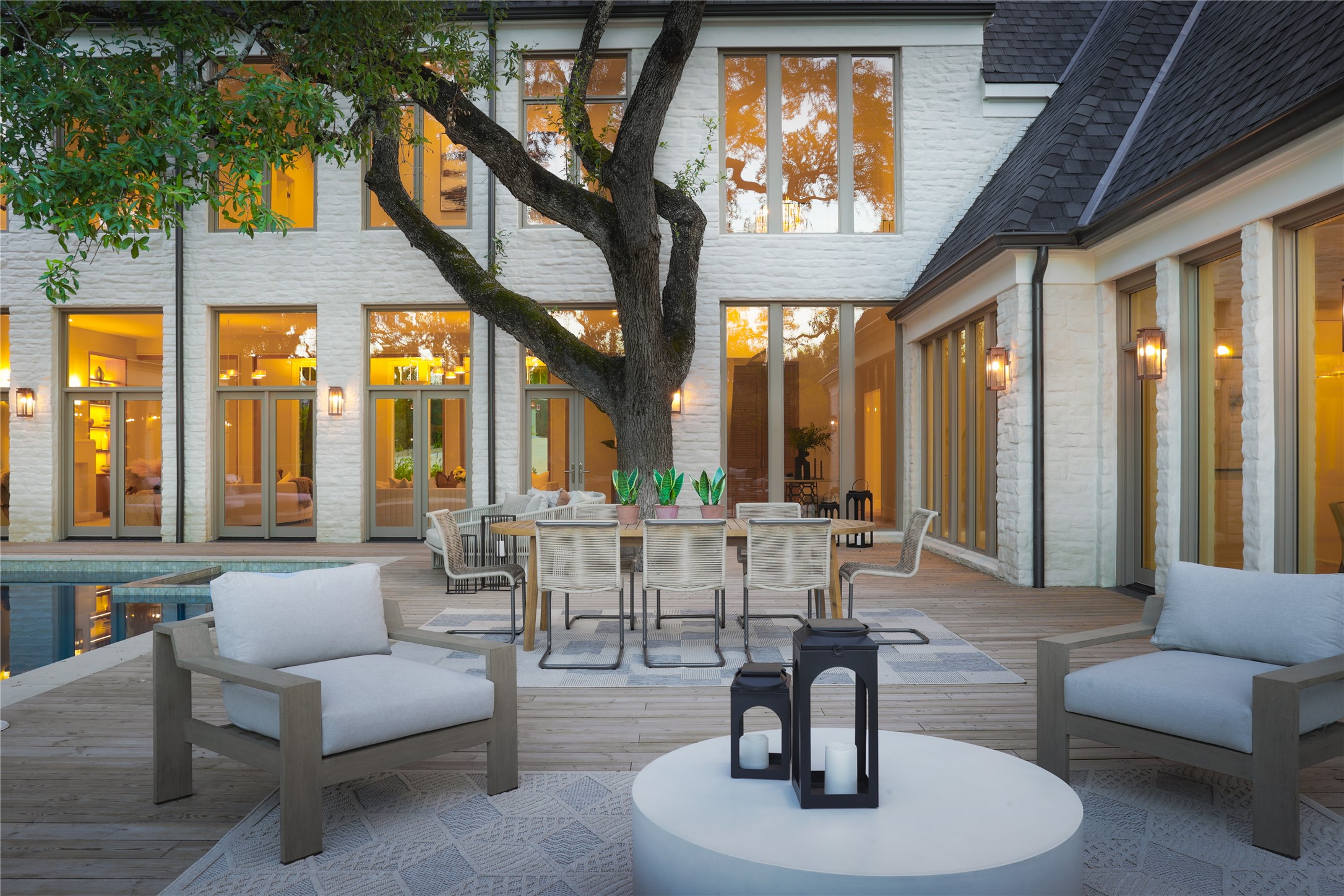 3614 Murillo Circle Austin, TX 78703 - Photo 19 of 40 a living room with furniture and a large window