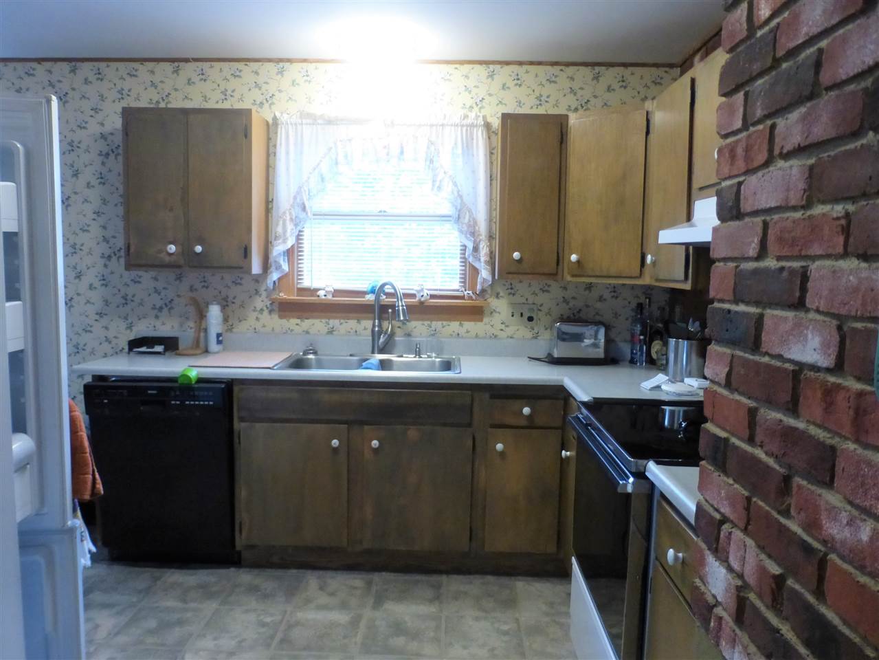 8106 Plank Road Bristol, VT 05443 - Photo 3 of 14